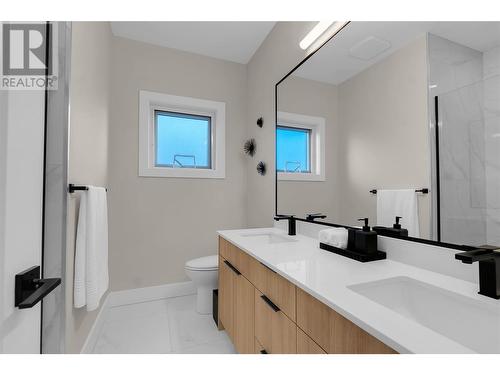 6811 Nighthawk Drive Unit# 2, Osoyoos, BC - Indoor Photo Showing Bathroom