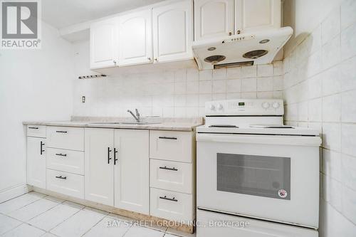 19 Sandy Haven Drive, Toronto, ON - Indoor Photo Showing Kitchen