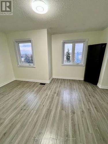 Upper - 902 Delgado Drive, Mississauga, ON - Indoor Photo Showing Other Room