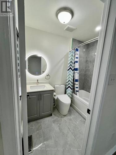 Upper - 902 Delgado Drive, Mississauga, ON - Indoor Photo Showing Bathroom