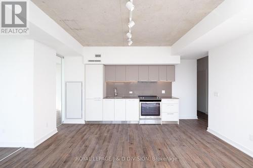 1104 - 25 Baseball Place, Toronto, ON - Indoor Photo Showing Kitchen