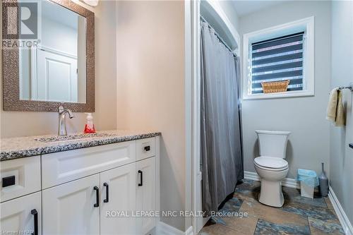 713 Clarence Street, Port Colborne, ON - Indoor Photo Showing Bathroom