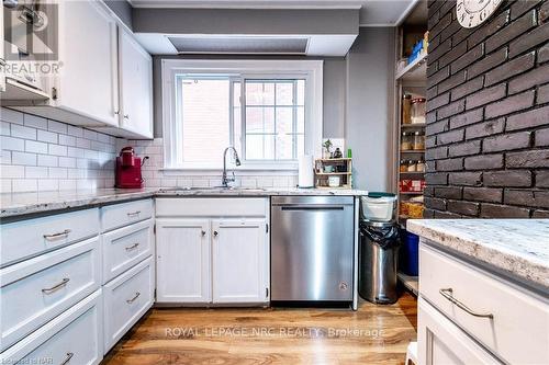 93 Griffith Street, Welland, ON - Indoor Photo Showing Kitchen