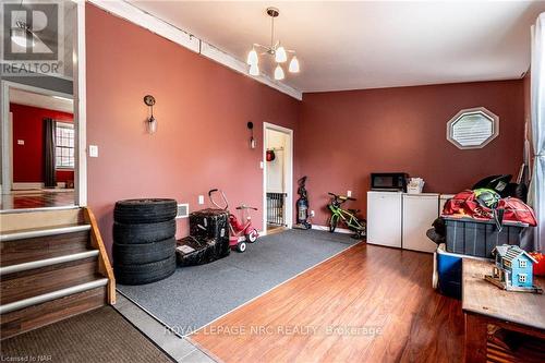 93 Griffith Street, Welland, ON - Indoor Photo Showing Laundry Room