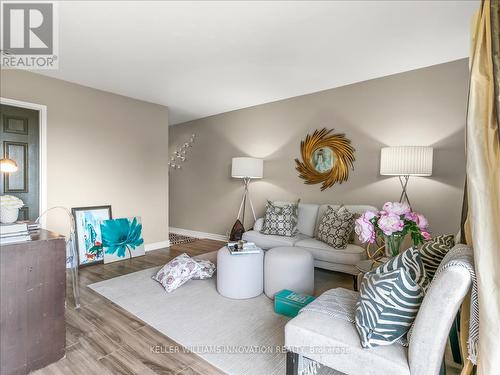 503 - 200 Charlton Avenue E, Hamilton, ON - Indoor Photo Showing Living Room