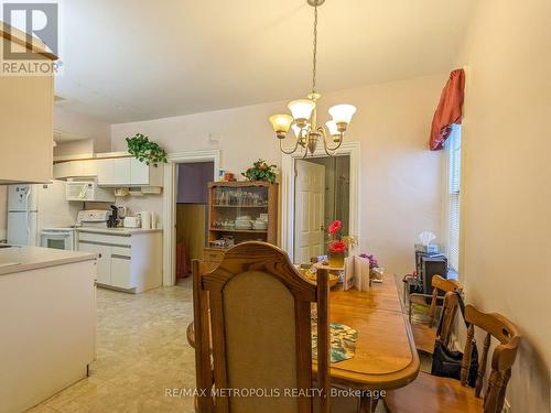 529 Christina Street N, Sarnia, ON - Indoor Photo Showing Dining Room