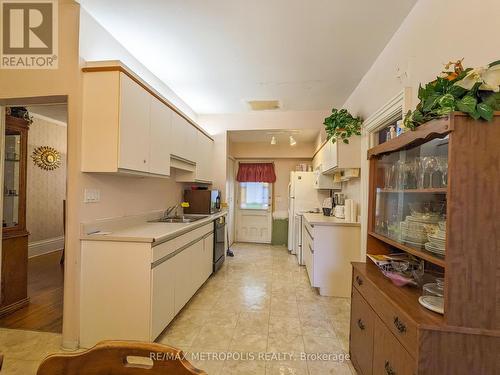 529 Christina Street N, Sarnia, ON - Indoor Photo Showing Kitchen