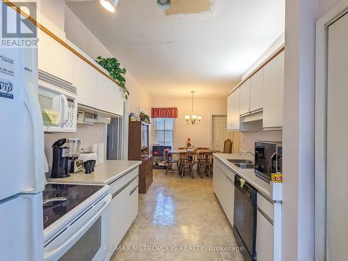 529 Christina Street N, Sarnia, ON - Indoor Photo Showing Kitchen With Double Sink