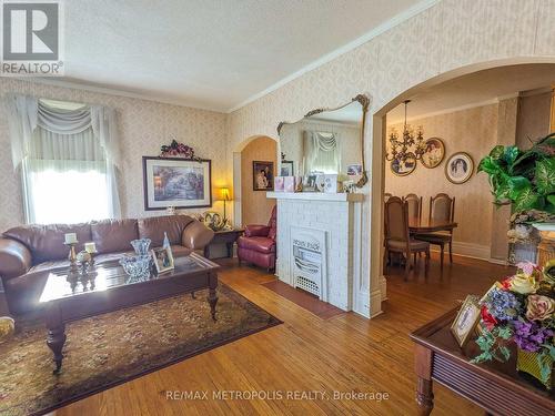 529 Christina Street N, Sarnia, ON - Indoor Photo Showing Living Room With Fireplace