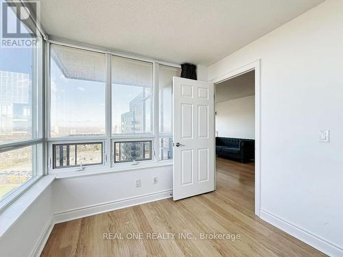 2512 - 15 Greenview Avenue, Toronto, ON - Indoor Photo Showing Other Room