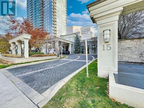 2512 - 15 Greenview Avenue, Toronto, ON - Outdoor