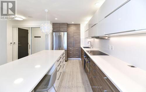 3101 - 181 Wynford Drive, Toronto, ON - Indoor Photo Showing Kitchen With Upgraded Kitchen