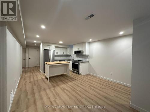 Bsmt - 813 Groveland Avenue, Oshawa, ON - Indoor Photo Showing Kitchen