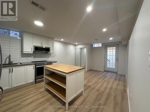 Bsmt - 813 Groveland Avenue, Oshawa, ON - Indoor Photo Showing Kitchen