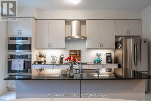 35 Conarty Crescent, Whitby, ON - Indoor Photo Showing Kitchen With Stainless Steel Kitchen