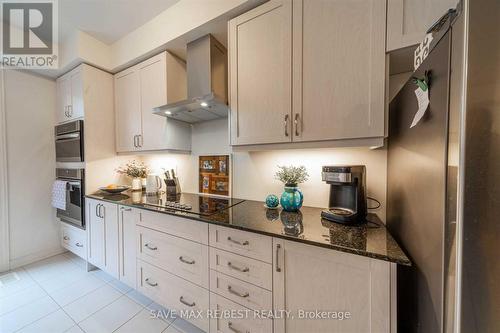 35 Conarty Crescent, Whitby, ON - Indoor Photo Showing Kitchen