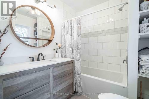 62 Guise Street E, Hamilton, ON - Indoor Photo Showing Bathroom