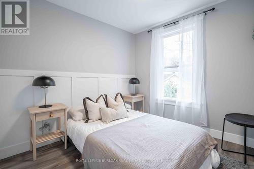 62 Guise Street E, Hamilton, ON - Indoor Photo Showing Bedroom