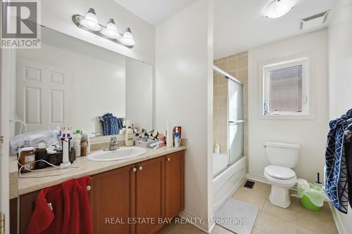 31 Rushlands Crescent, Whitby, ON - Indoor Photo Showing Bathroom