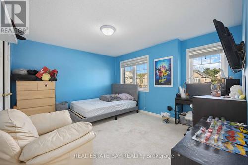 31 Rushlands Crescent, Whitby, ON - Indoor Photo Showing Bedroom