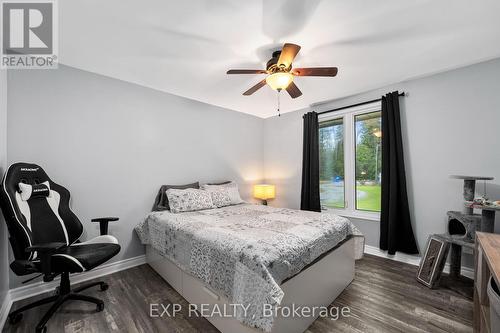 26832 Park Road W, Georgina, ON - Indoor Photo Showing Bedroom