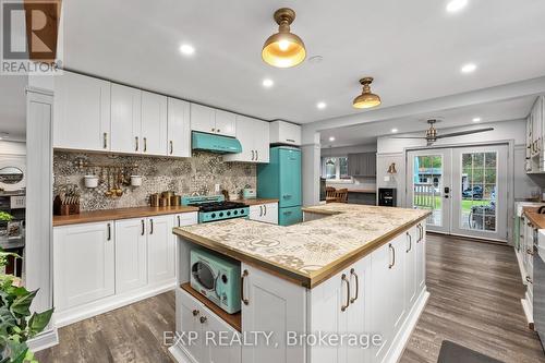 26832 Park Road W, Georgina, ON - Indoor Photo Showing Kitchen With Upgraded Kitchen