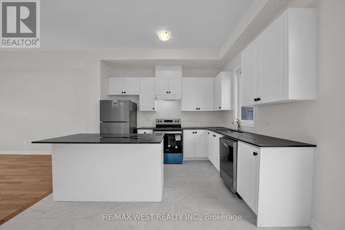 46 Quilico Road, Vaughan, ON - Indoor Photo Showing Kitchen