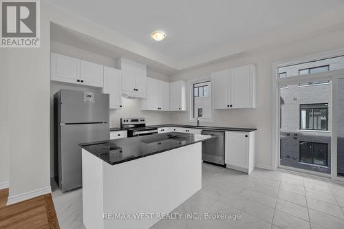 46 Quilico Road, Vaughan, ON - Indoor Photo Showing Kitchen