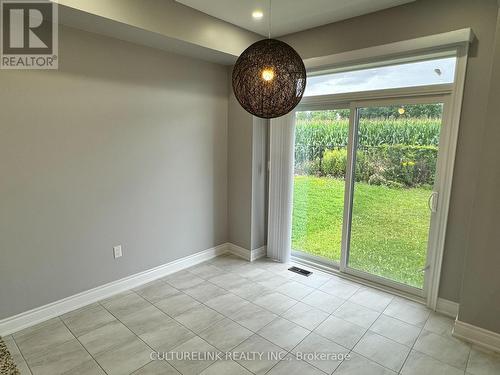 30 Festival Court, East Gwillimbury, ON - Indoor Photo Showing Other Room