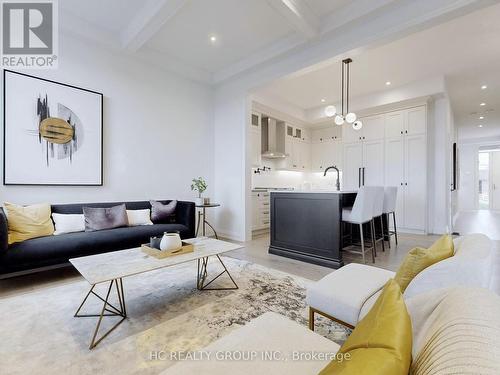 119A Bond Crescent, Richmond Hill, ON - Indoor Photo Showing Living Room