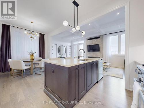 119A Bond Crescent, Richmond Hill, ON - Indoor Photo Showing Kitchen