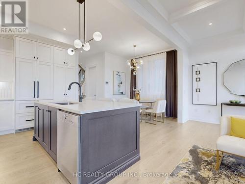 119A Bond Crescent, Richmond Hill, ON - Indoor Photo Showing Kitchen