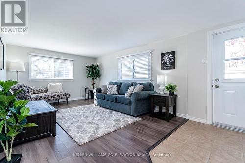 17 - 5263 Elliott Sideroad, Tay, ON - Indoor Photo Showing Living Room