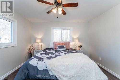 17 - 5263 Elliott Sideroad, Tay, ON - Indoor Photo Showing Bedroom