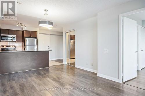 405 - 525 Wilson Avenue, Toronto, ON - Indoor Photo Showing Kitchen