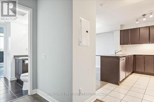 405 - 525 Wilson Avenue, Toronto, ON - Indoor Photo Showing Kitchen