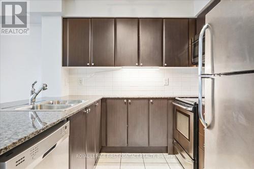 405 - 525 Wilson Avenue, Toronto, ON - Indoor Photo Showing Kitchen With Stainless Steel Kitchen With Double Sink With Upgraded Kitchen