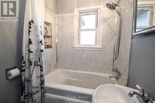 850 David Street, Welland (Lincoln/Crowland), ON - Indoor Photo Showing Bathroom