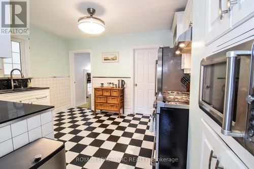 850 David Street, Welland (Lincoln/Crowland), ON - Indoor Photo Showing Kitchen