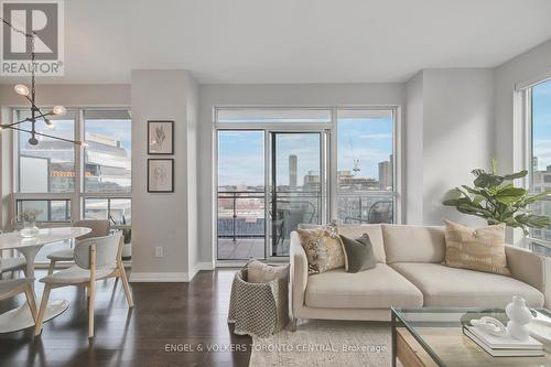 1915 - 460 Adelaide Street E, Toronto, ON - Indoor Photo Showing Living Room