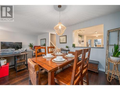 1120 Guisachan Road Unit# 74 Lot# 74, Kelowna, BC - Indoor Photo Showing Dining Room