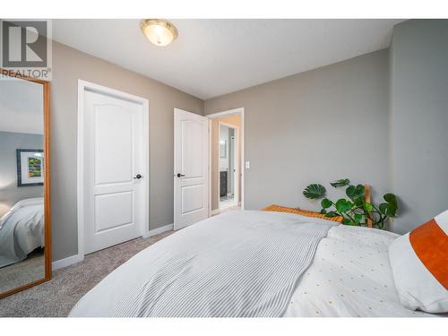 1120 Guisachan Road Unit# 74 Lot# 74, Kelowna, BC - Indoor Photo Showing Bedroom