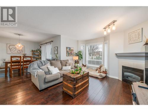 1120 Guisachan Road Unit# 74 Lot# 74, Kelowna, BC - Indoor Photo Showing Living Room With Fireplace