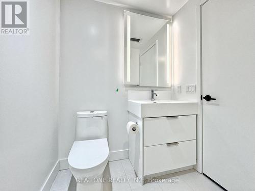 515 - 308 Jarvis Street, Toronto, ON - Indoor Photo Showing Bathroom