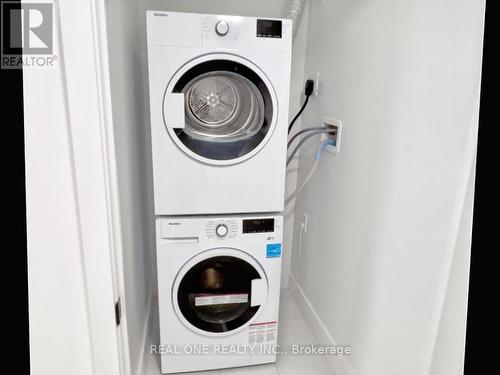 515 - 308 Jarvis Street, Toronto, ON - Indoor Photo Showing Laundry Room