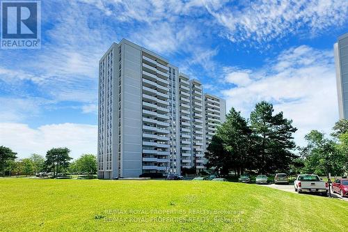 702 - 20 Forest Manor Road, Toronto, ON - Outdoor With Facade