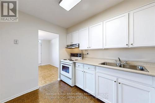 702 - 20 Forest Manor Road, Toronto, ON - Indoor Photo Showing Kitchen With Double Sink