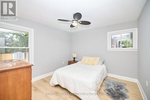 12 Cliff Road, St. Catharines, ON - Indoor Photo Showing Bedroom