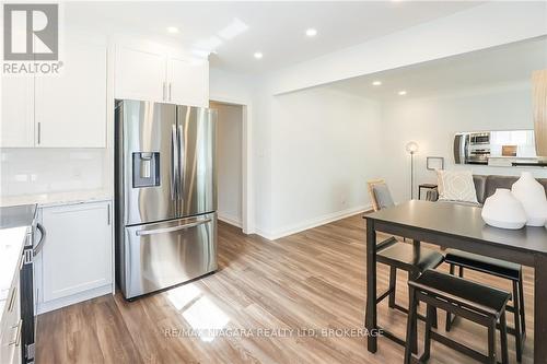 261 Vine Street, St. Catharines (Fairview), ON - Indoor Photo Showing Kitchen