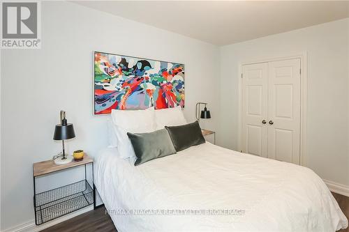 261 Vine Street, St. Catharines (Fairview), ON - Indoor Photo Showing Bedroom